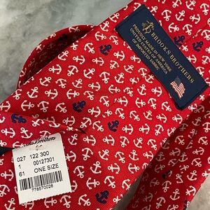Brooks Brothers 100% silk tie